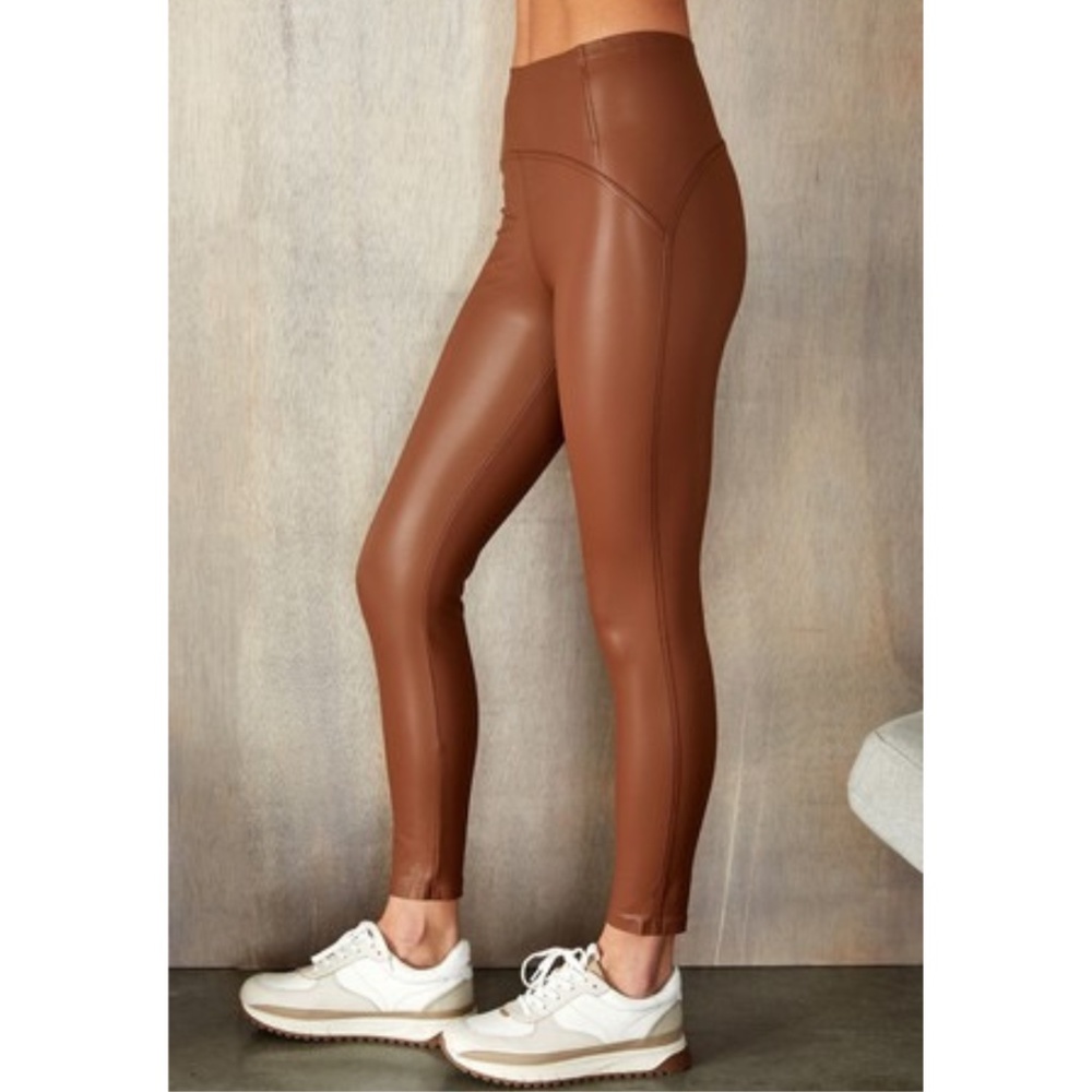 VENTI6 PU HIGH WAIST PREMIUM LEGGING IN CAMEL